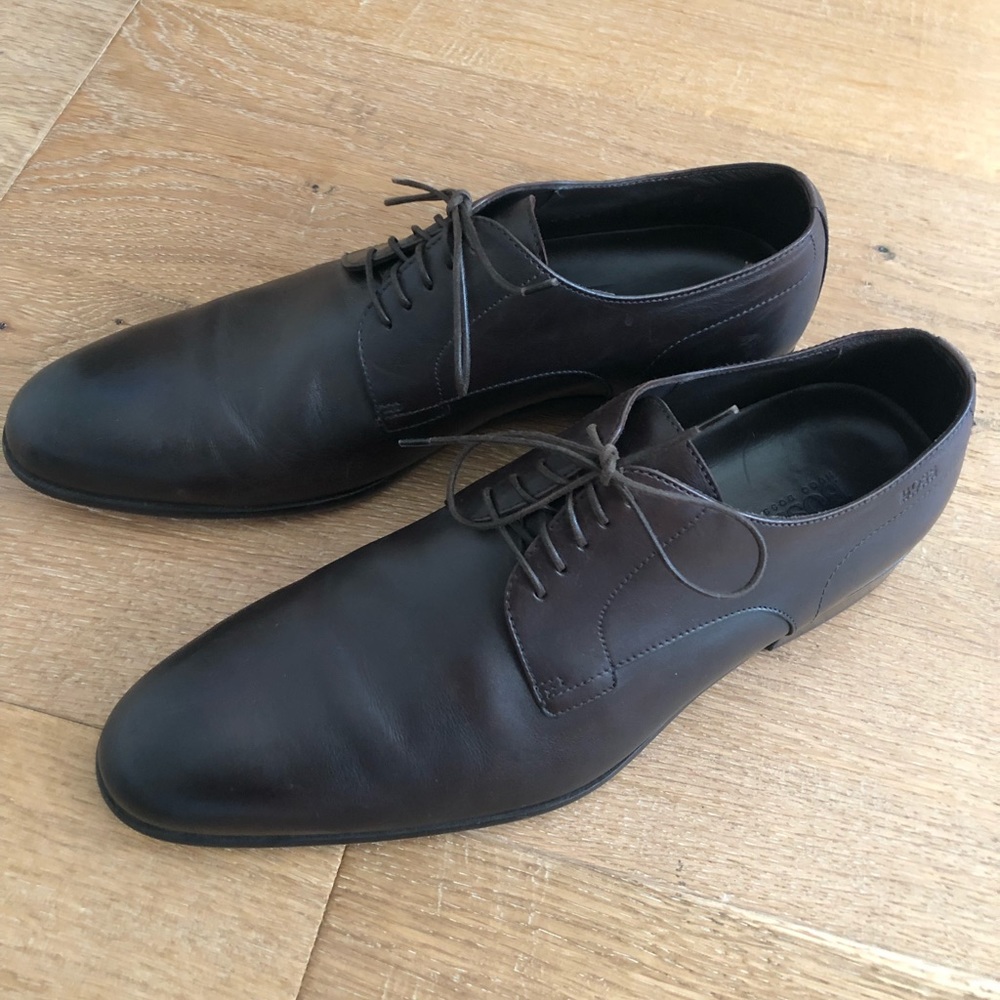 Hugo Boss, men’s dress shoes, brown, Size 8.5